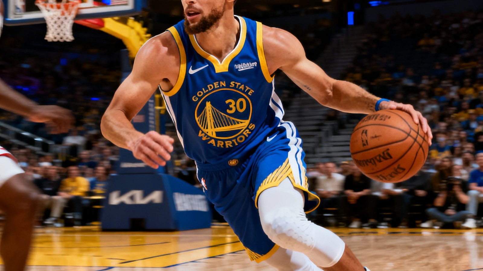 NBA篮球直播画面勇士队库里持球突破，记分牌118-112，时间剩2:03